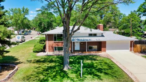 38-Front-yard-8188-Chase-Dr-Arvada-CO-80003