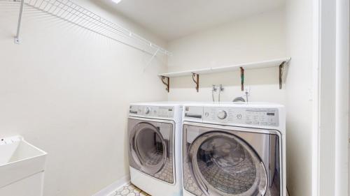 32-Laundry-8406-Quay-Dr-Arvada-CO-80003