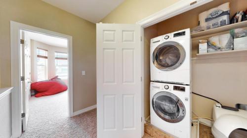 27-Laundry-room
