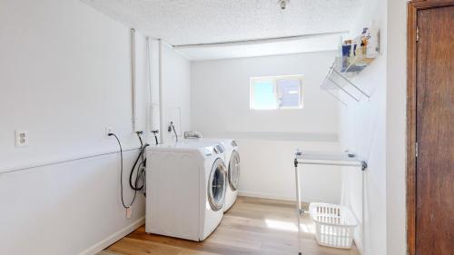 34-Laundry-9277-W-98th-Pl-Westminster-CO-80021