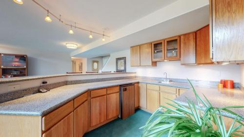38-Kitchen-9630-S-Perry-Park-Rd-Larkspur-CO-80118