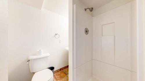 41-Bathroom-9752-Quay-Loop-Westminster-CO-80021