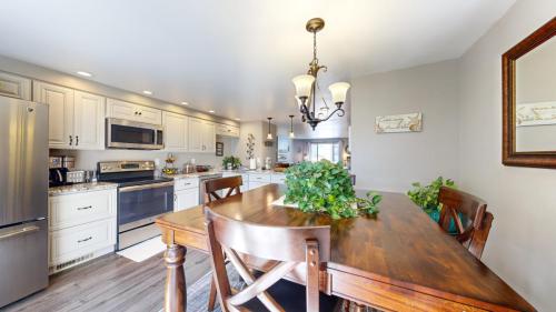10-Dining-area-9840-W-Stanford-Ave-C-Littleton-CO-80123